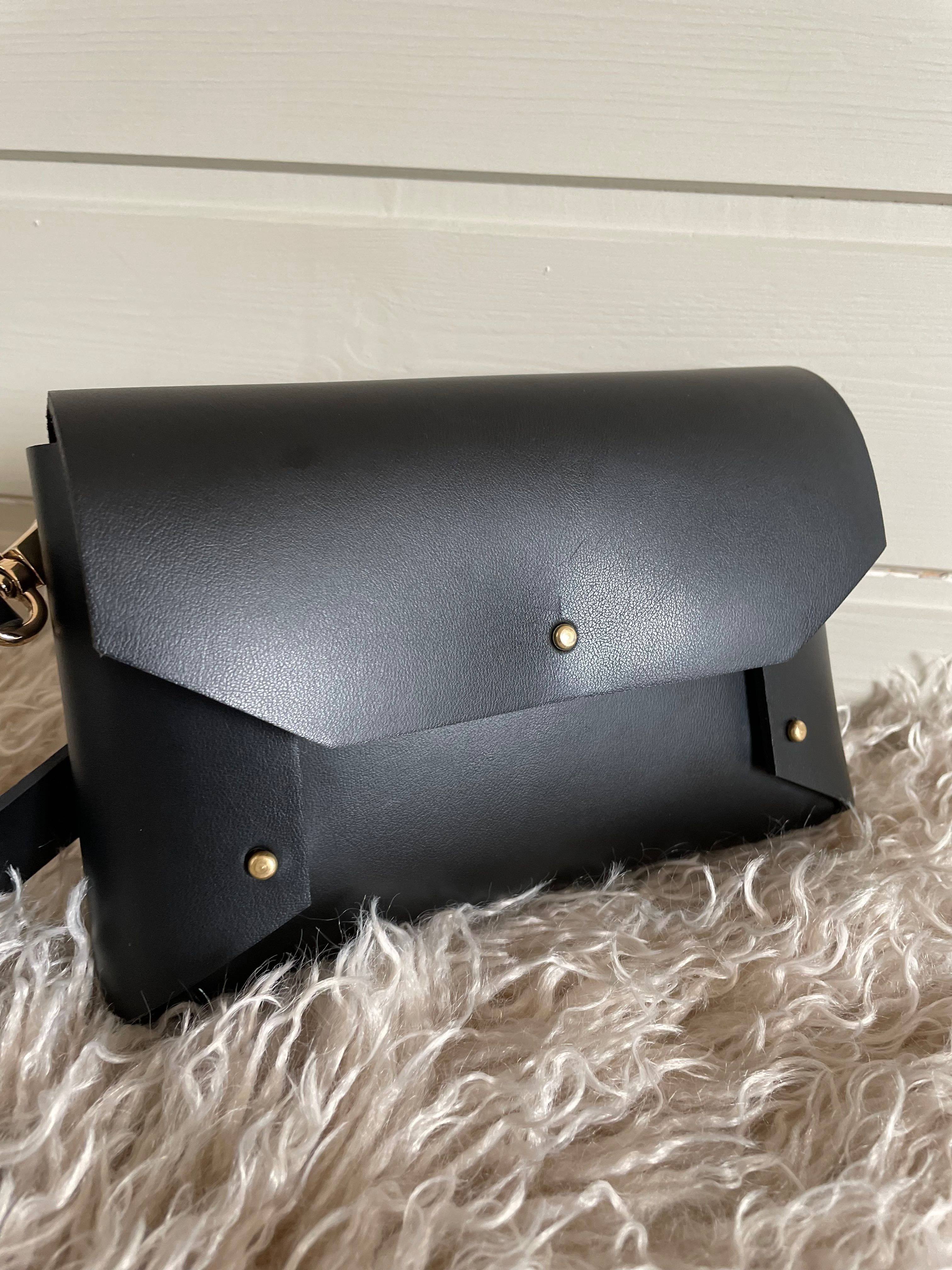 Torebka skórzana ze skóry naturalnej - Belt bag Przywara i Strzałka