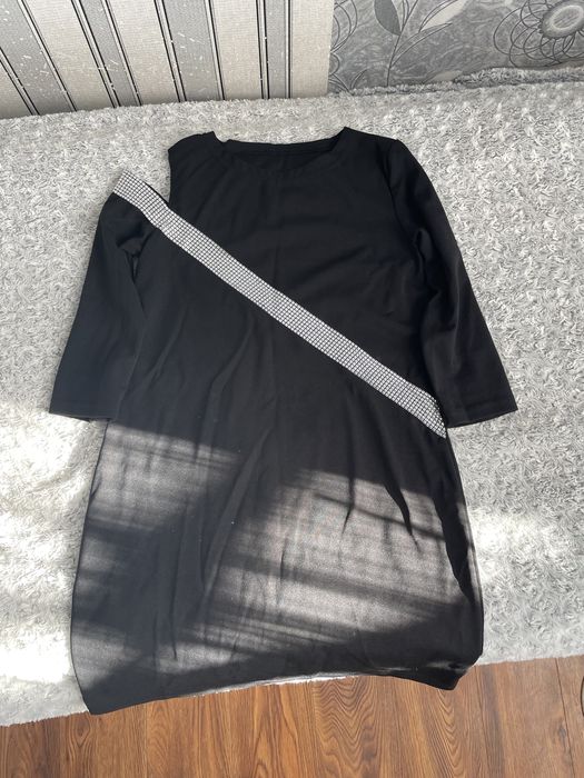 продам чорну сукню