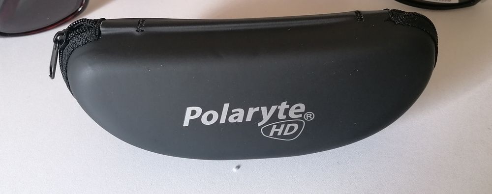 Óculos de sol castanhos