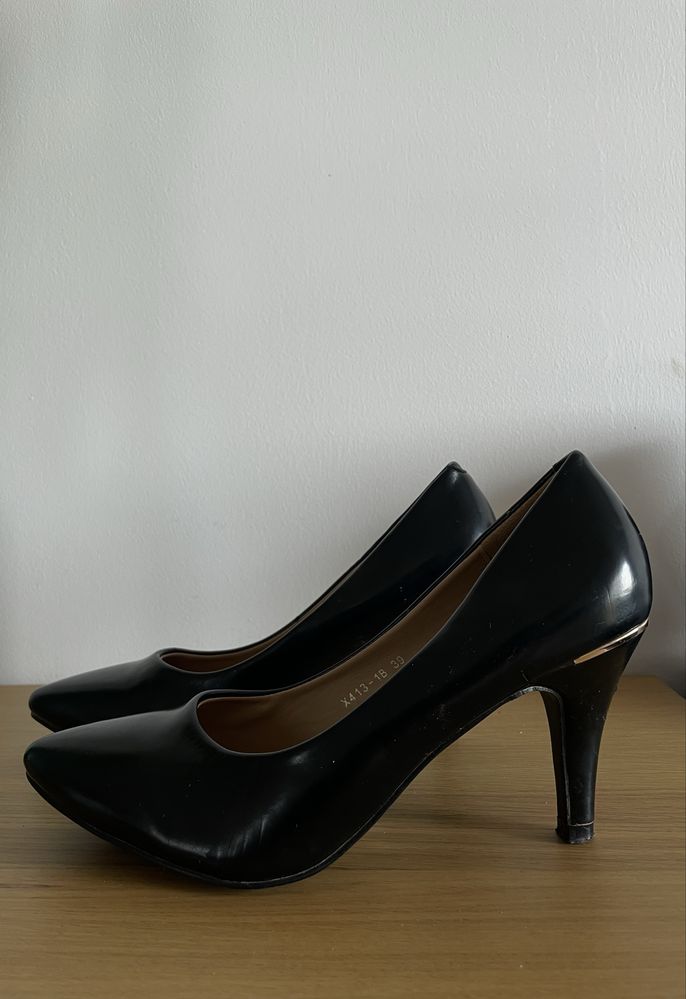 Czarne obcasy szpilki czółenka skórzane 7,5 cm 38