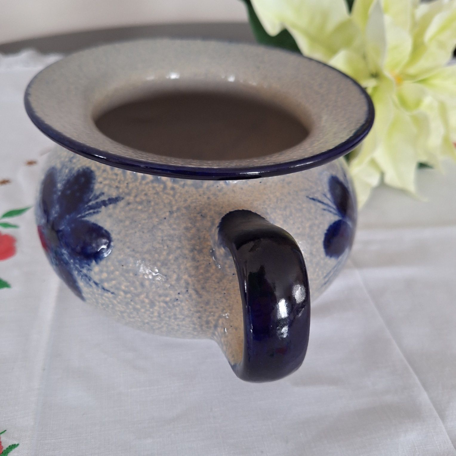 Niemiecki garnek ceramiczny z uchem