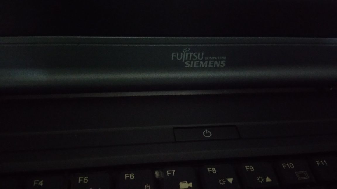 Portátil usado a funcionar