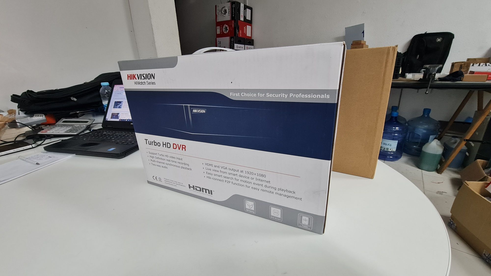 Gravador analógico de vidiovigilancia 16 câmaras HIK VISION