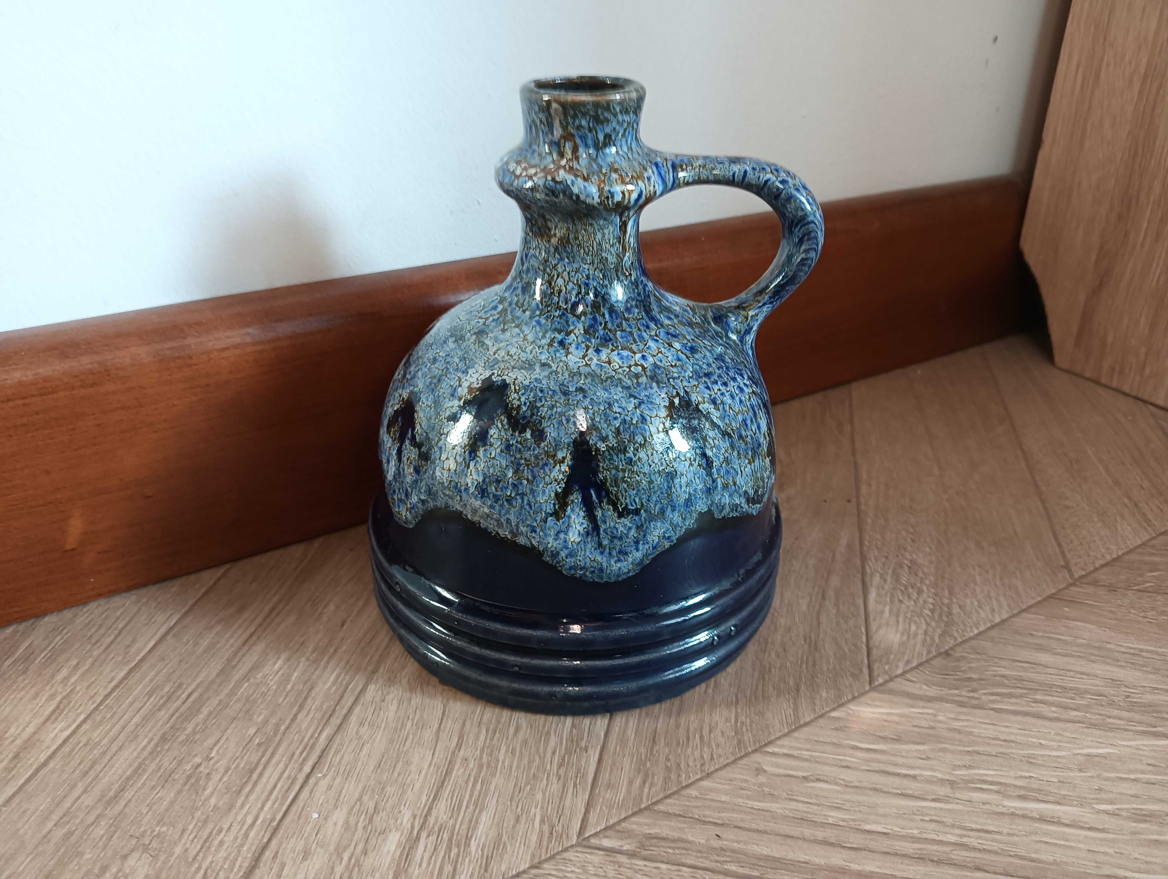 Wazon ceramiczny z uchem Haldensleben piękny