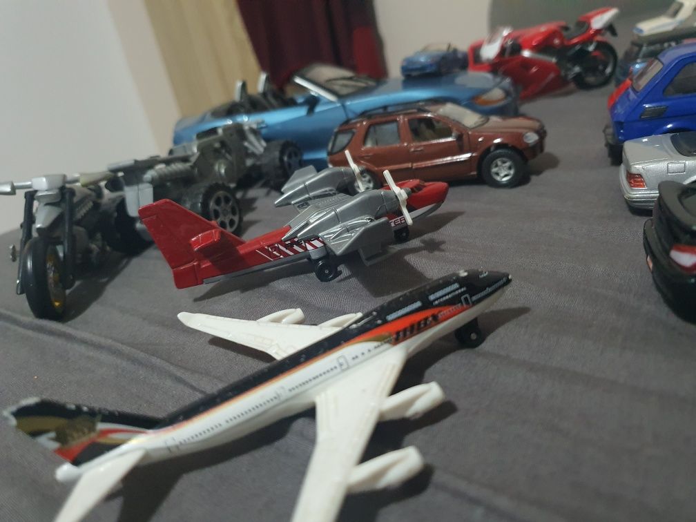 Duże Hot Wheels i inne - cena za wszystkie