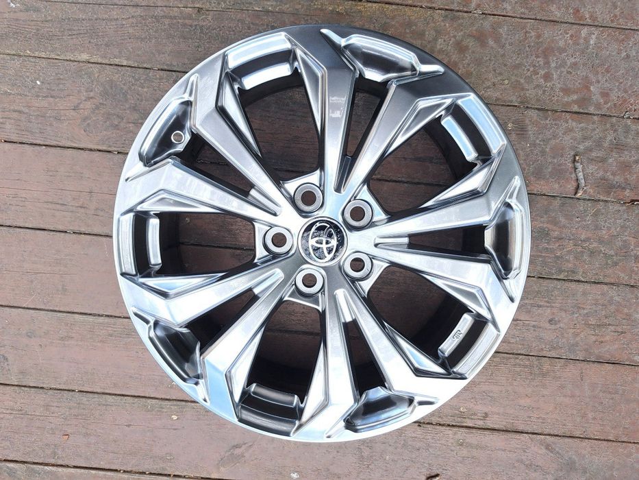 Диски на  Toyota RAV4 R18 5x114.3 ET35 Dia60.1