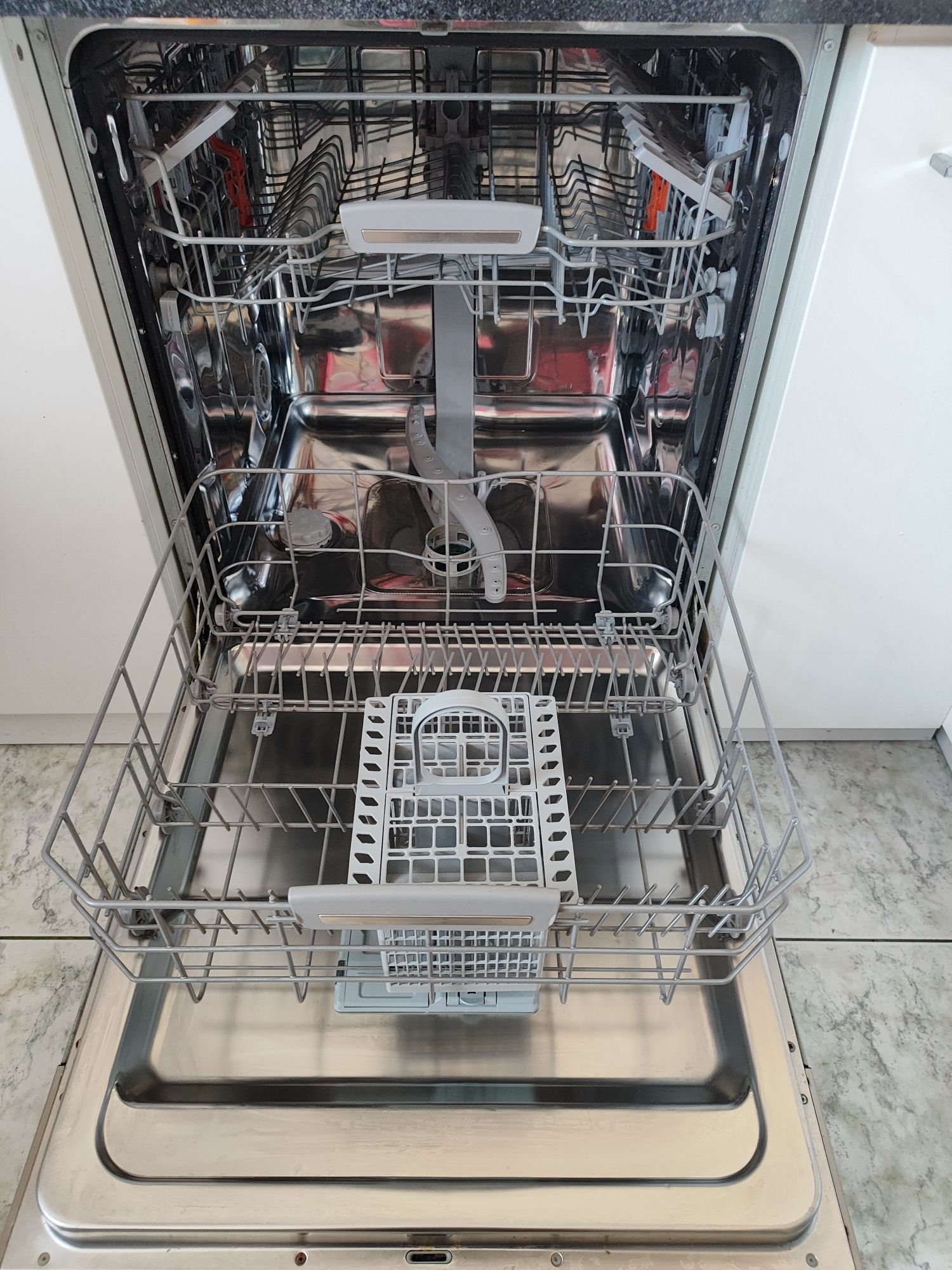 Zmywarka A+++ Hotpoint Ariston  60 cm. do zabudowy