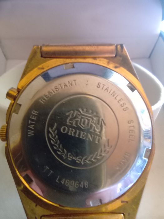Продам часы orient