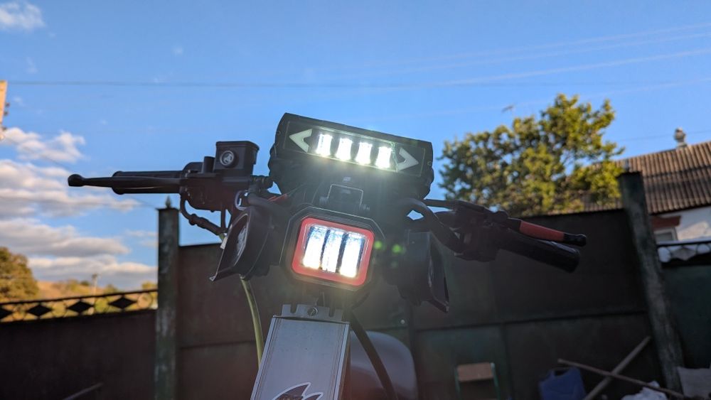 Скутер Suzuki 65cc 2х местный