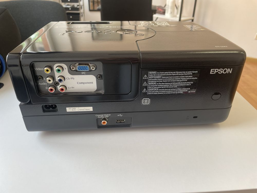 Мультимедійний проектор Epson EH-DM2