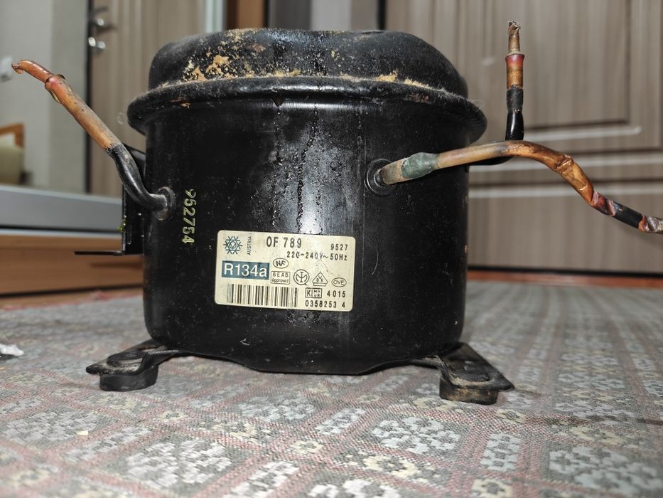 Компрессор холодильника