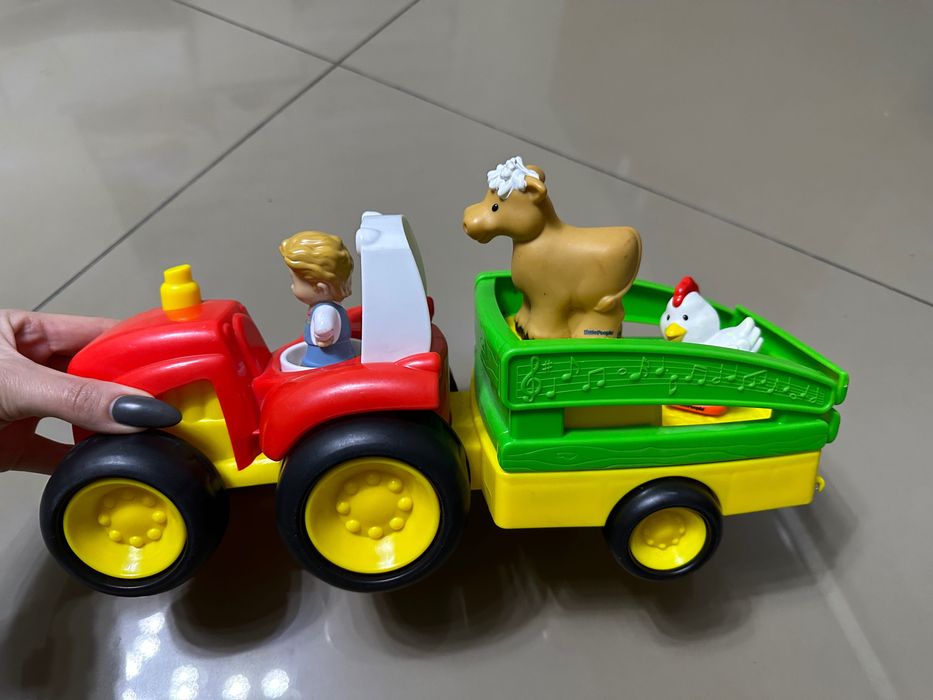 Музыкальный трактор little People