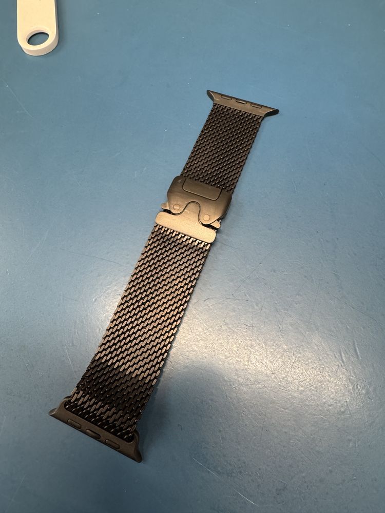Apple 49mm Black Titanium Milanese Loop - Medium
