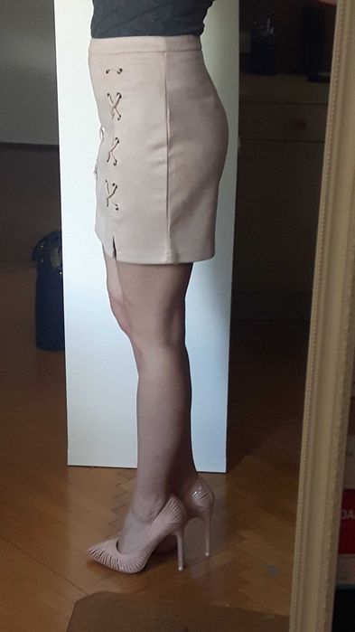 Różowa, zamszowa spódnica