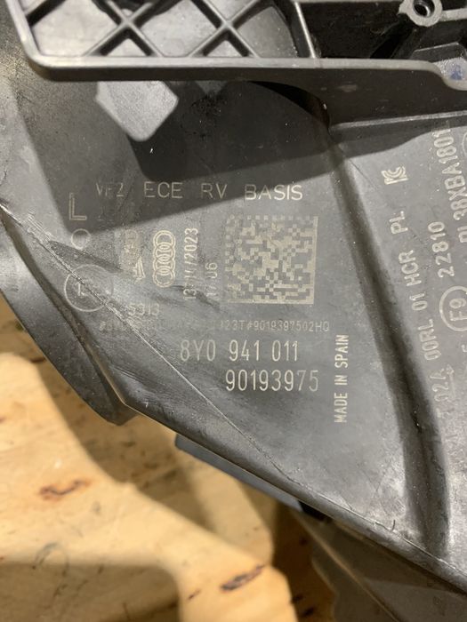 Audi A3 8Y 20- lampa lewa przednia lewy przód FULL LED Europa