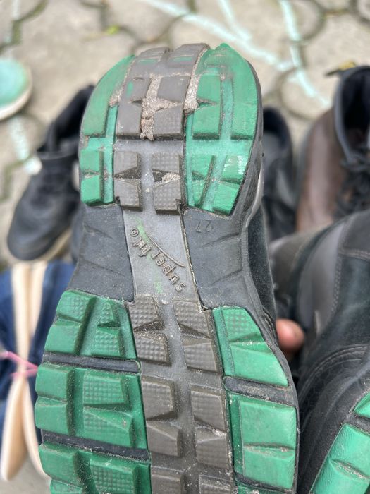 Віддам взуття 27-32