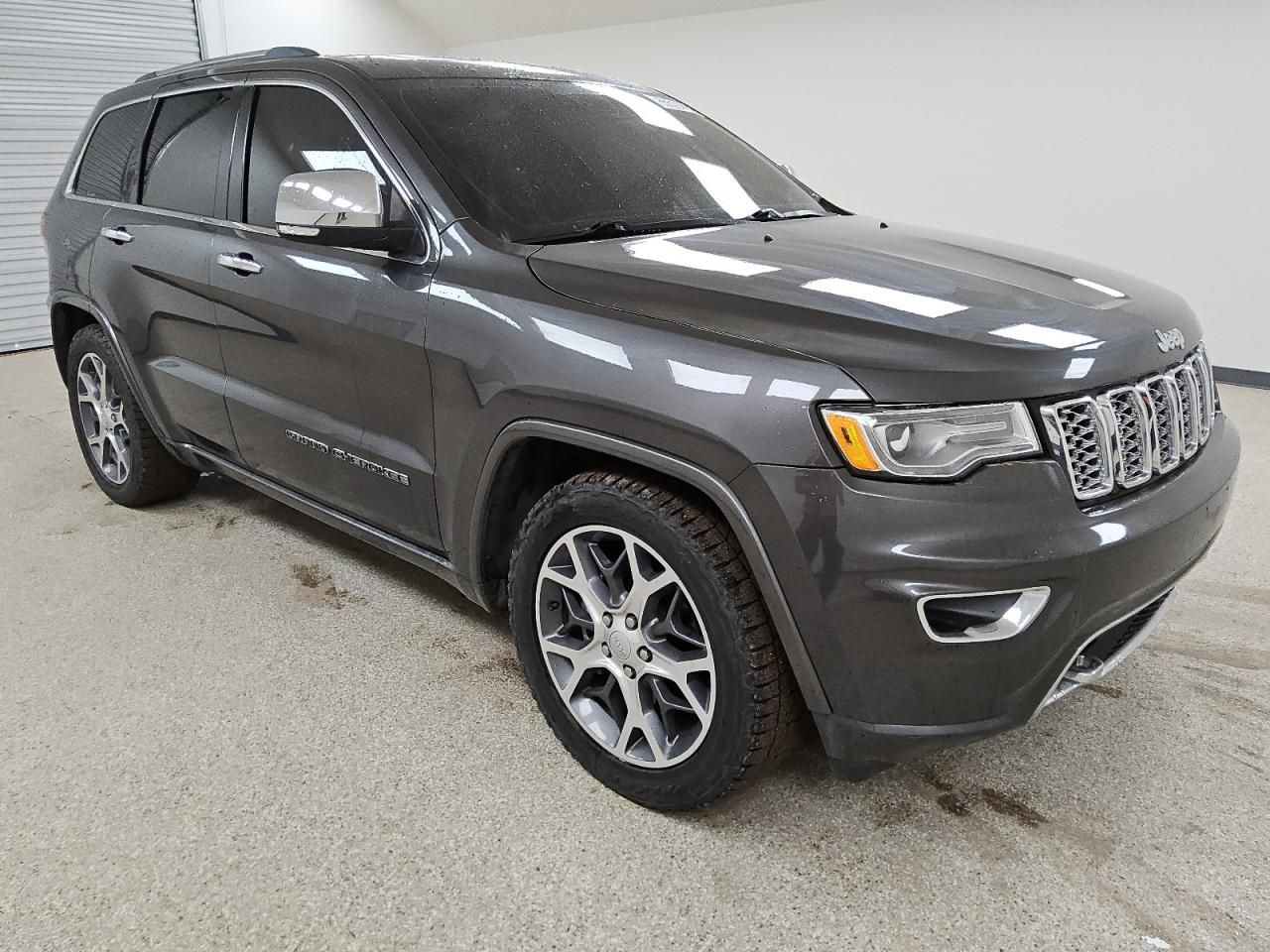 Бампер Jeep Grand Cherokee WK2 2010-2020 разборка гранд запчастини