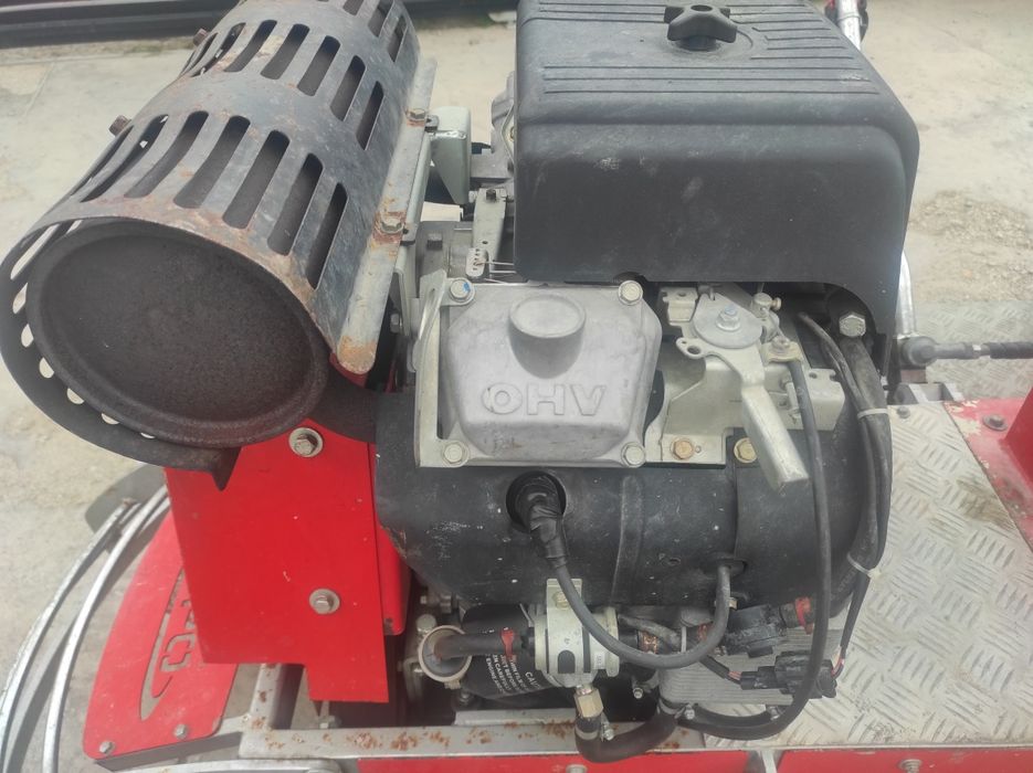 Zacieraczka samojezdna do betonu