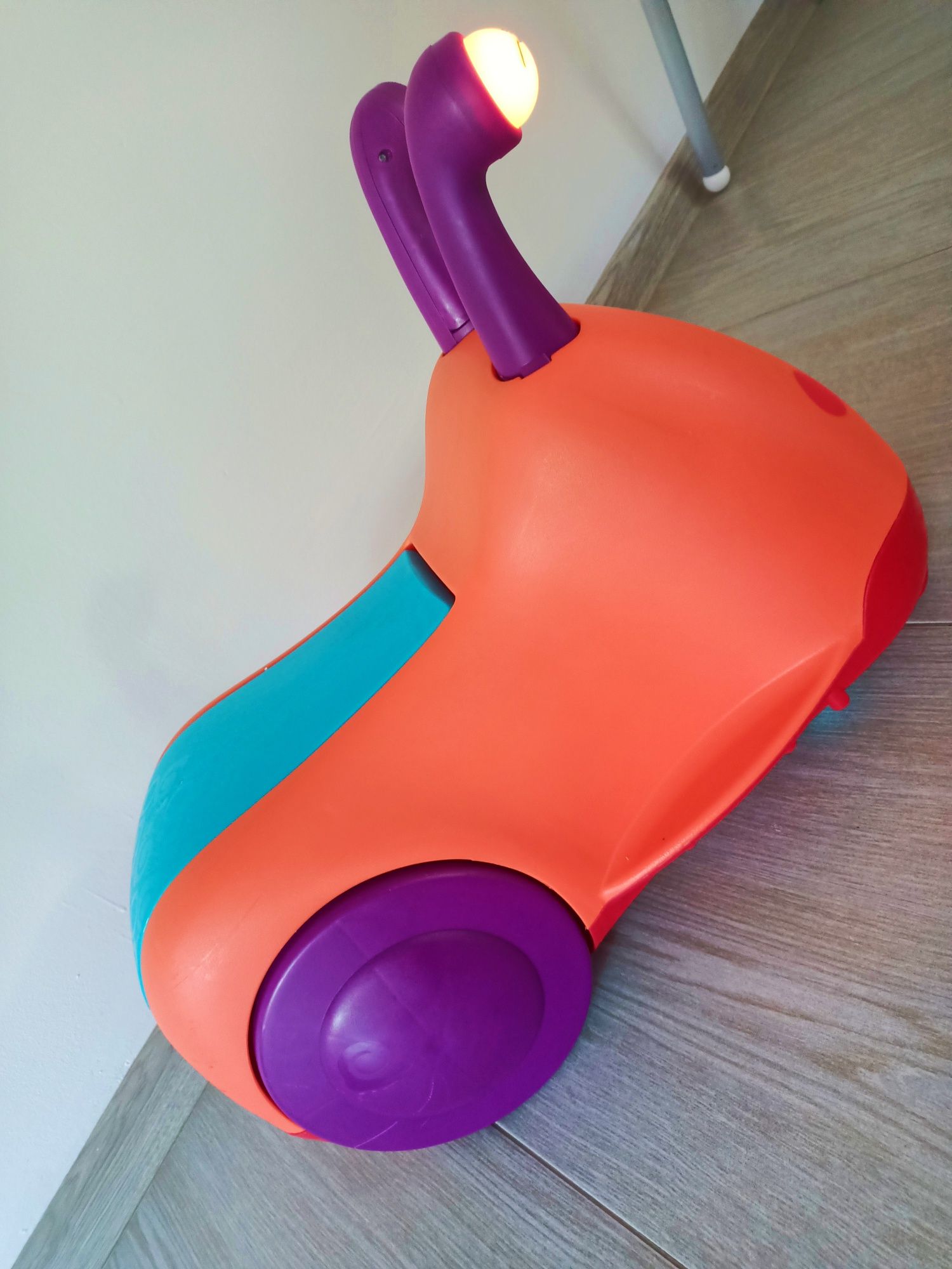 Ślimak Buggly Wuggly jeździk