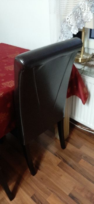 Krzesla  skuropodobne