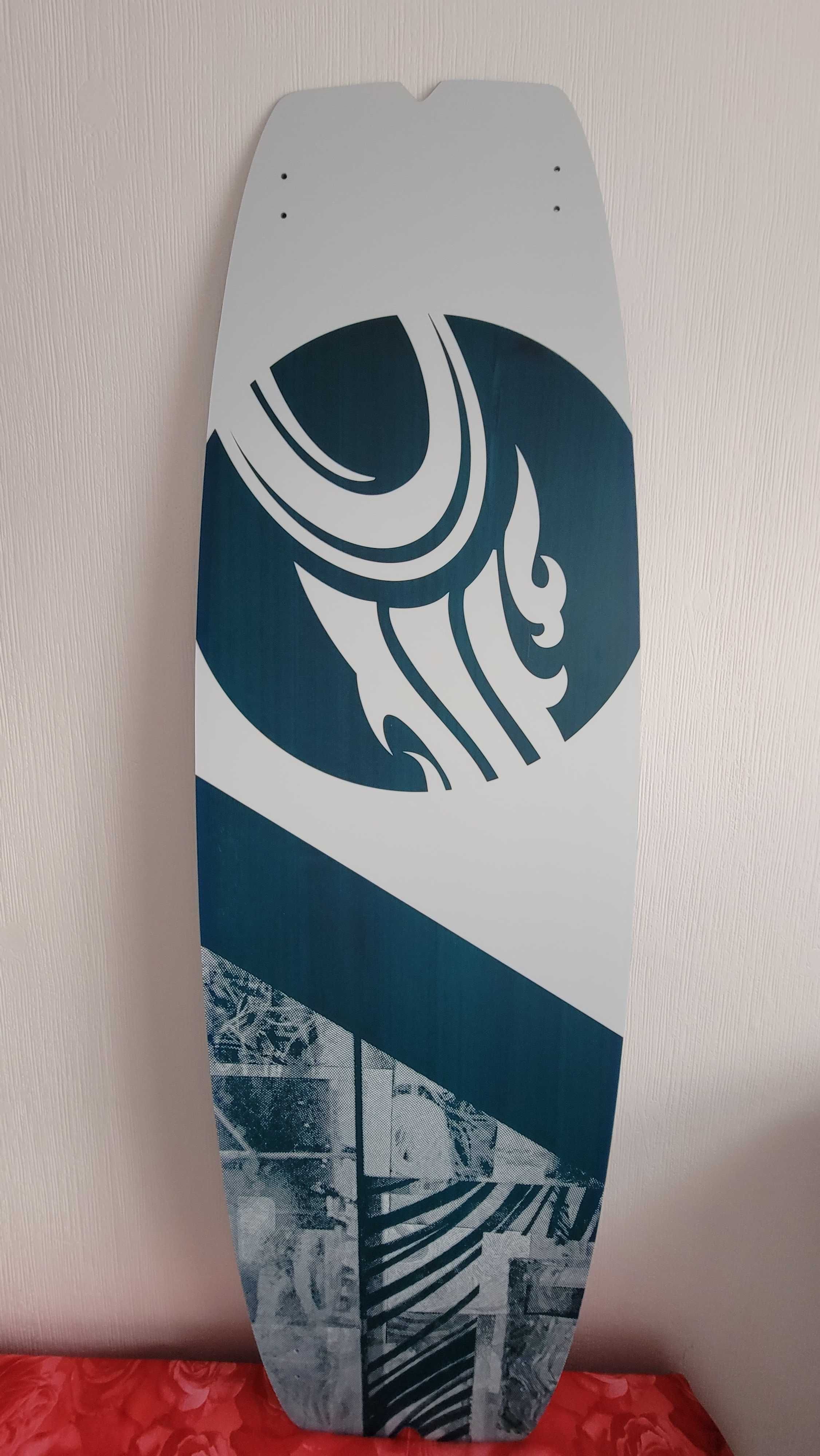 Cabrinha Spectrum 2022 Deska kiteboard 148