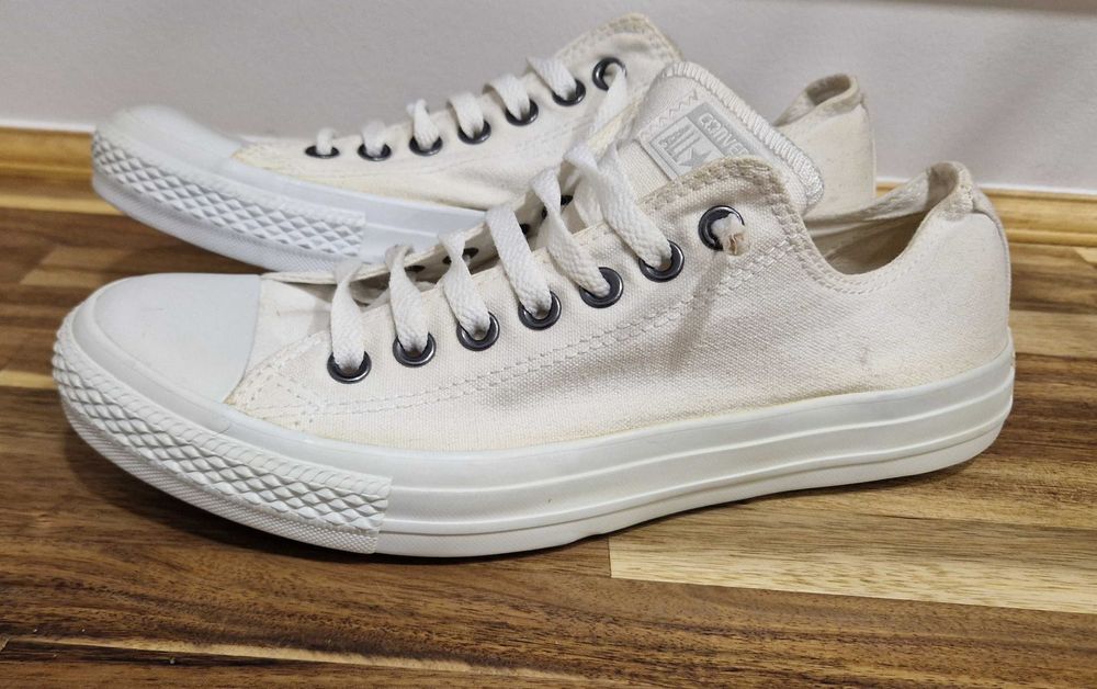 Białe męskie converse all star 42