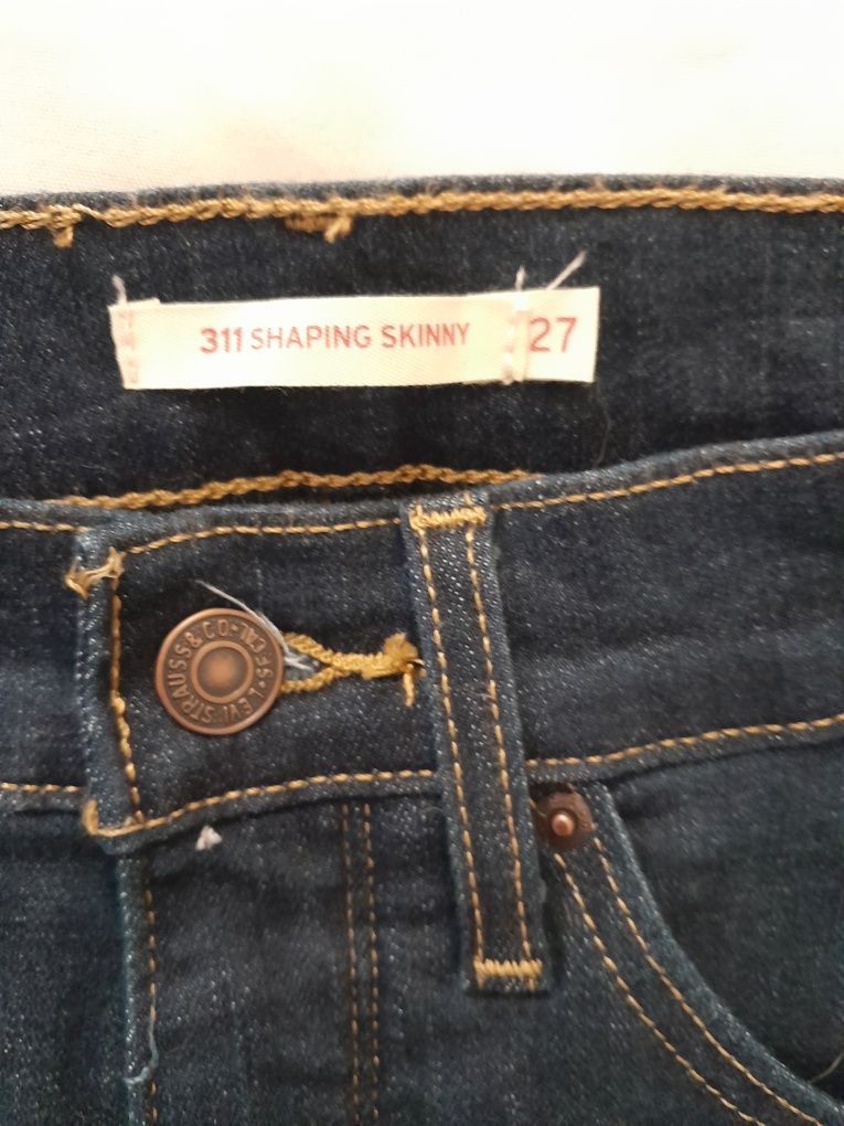 Spodnie Levis 27/32 nowe