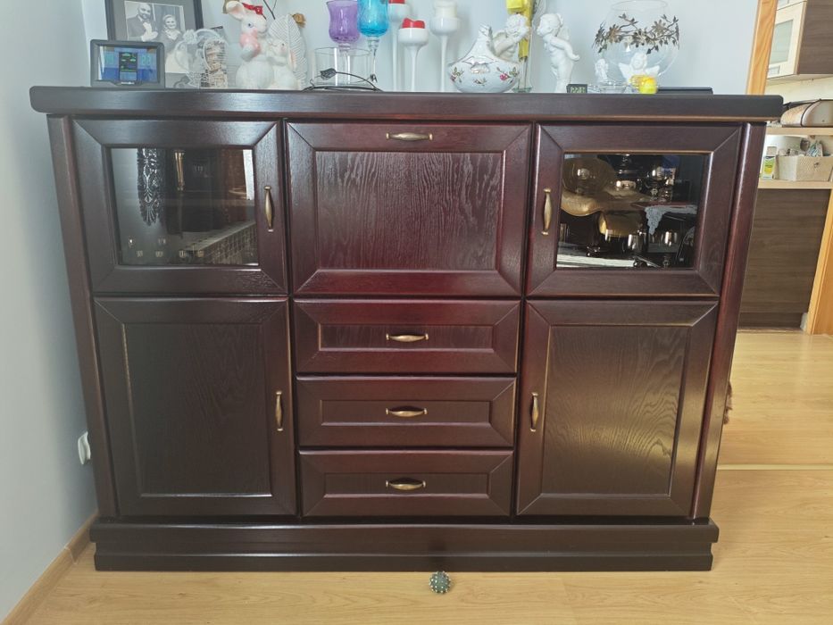 Komplet klasycznych mebli do salonu