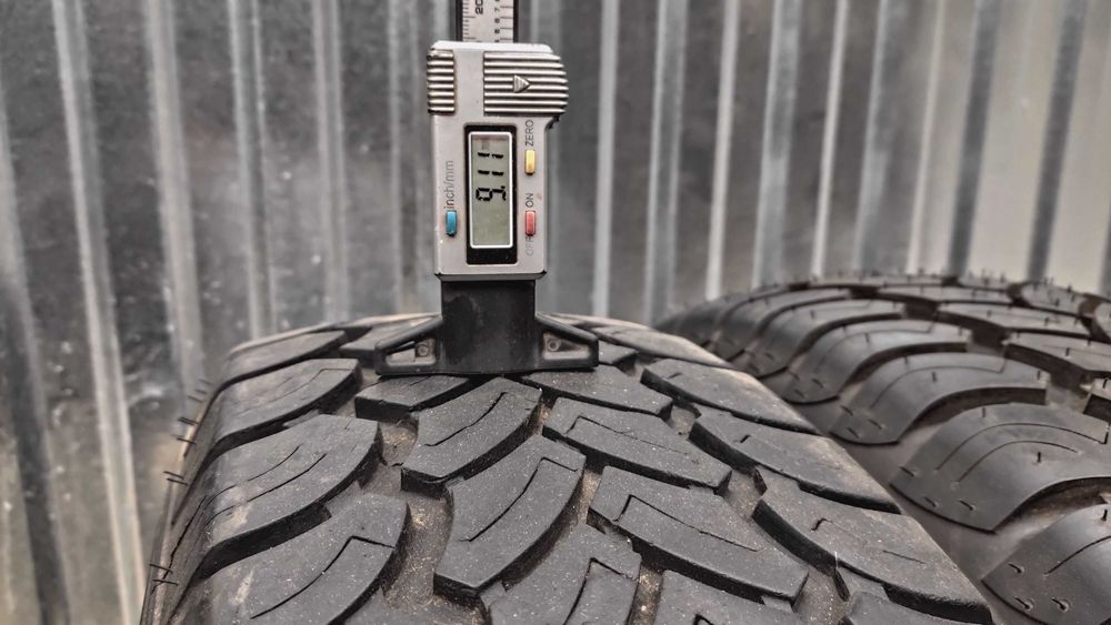 Шини 195/75R16C Vredestein.  Всесезонні. Continental
