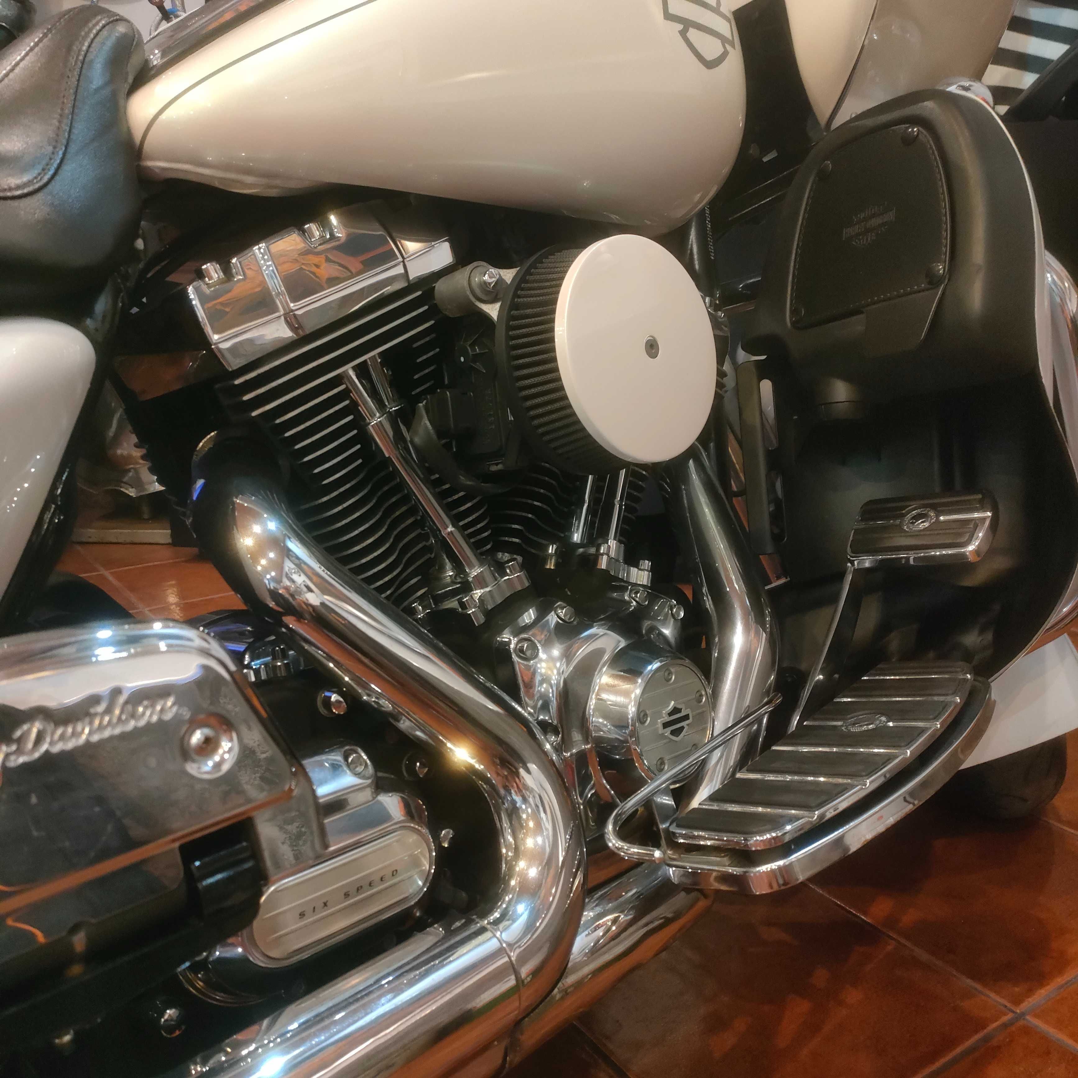 Harley Davidson ROAD GLIDE 2013 MOTOR 103