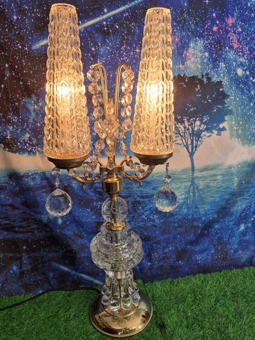 Piękna stara lampa kryształowa