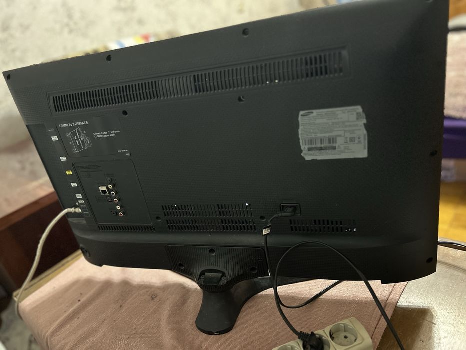 Телевізор Samsung б/у розбитий екран