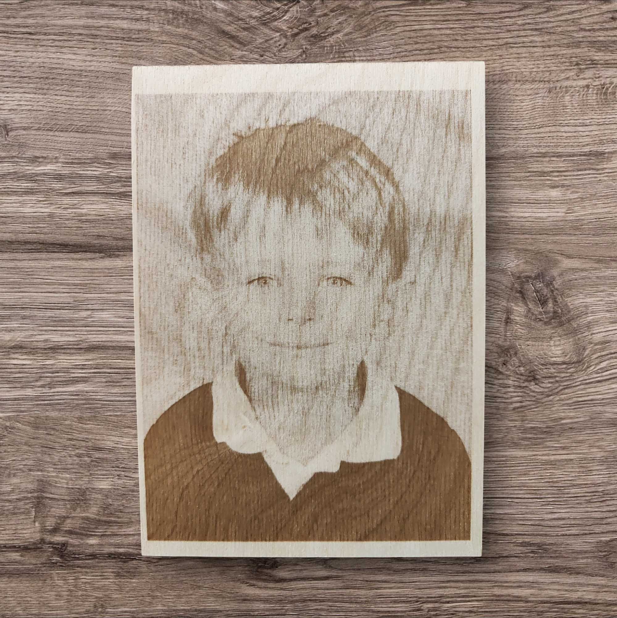 Portret / zdjęcie - grawer na drewnie format A4, prezent