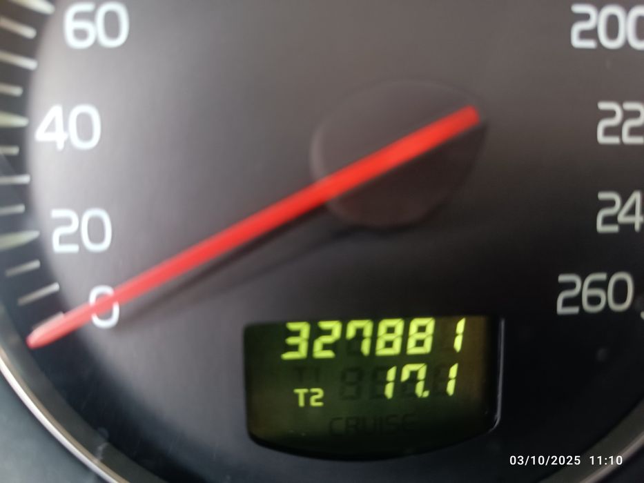 Vende se 2 carros ,Volvo XC 70 com 327 mil KMS,Mercedes A150  120milkm