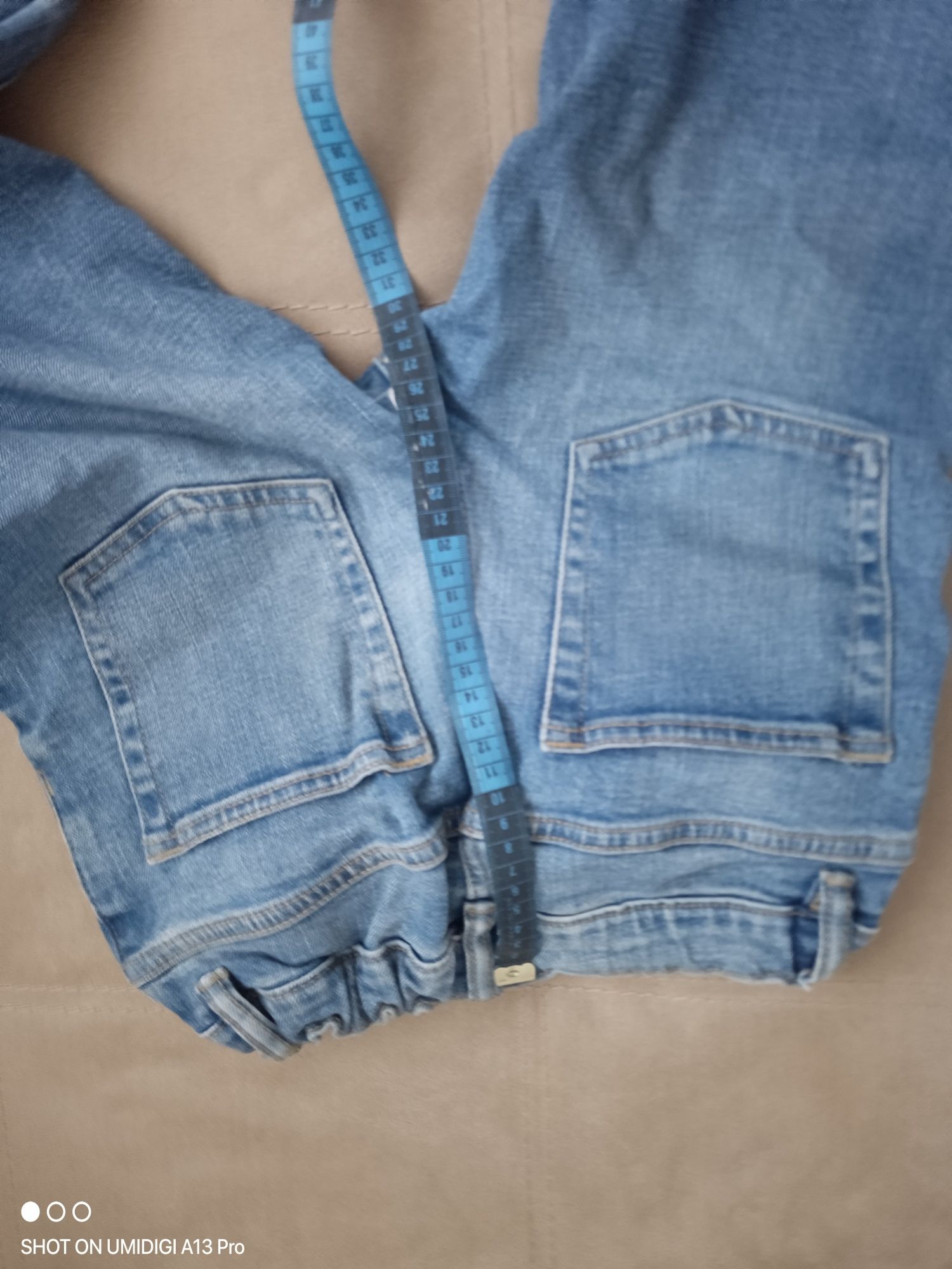 Продам джинсы на мальчика стрейчевые 152-155 размер