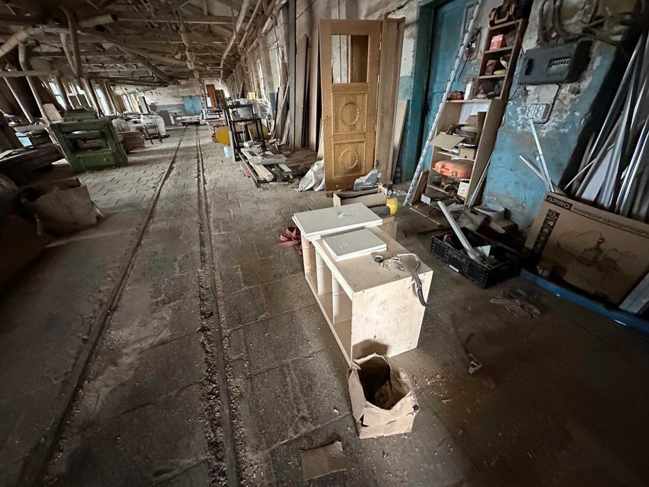 Продається ТЗОВ " Іршавська меблева фабрика"