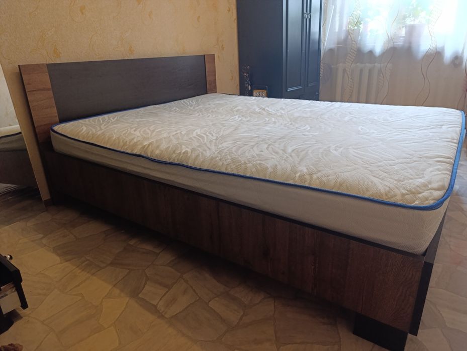 Кровать двухспальная бу