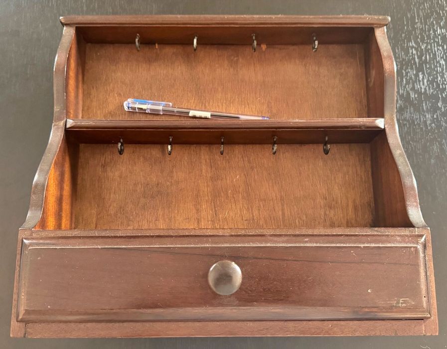 Móvel chaveiro de parede com gaveta