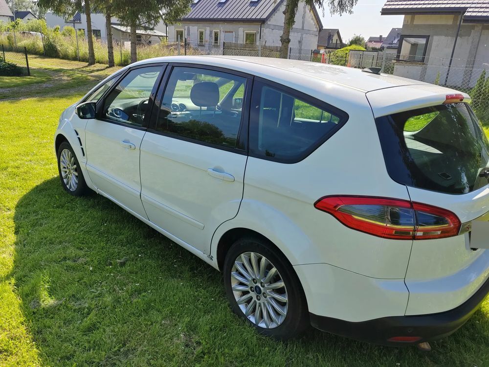 Ford S-Max Rodzinny, oszczędny, pojemny.