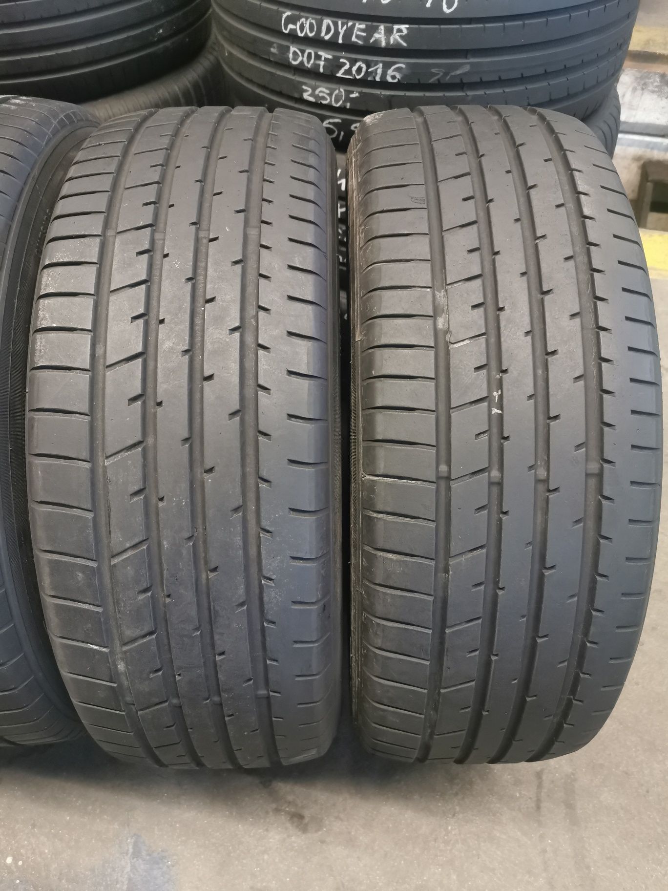 Komplet opon 225/55R19 99V TOYO Poroxes R46A 2017 rok