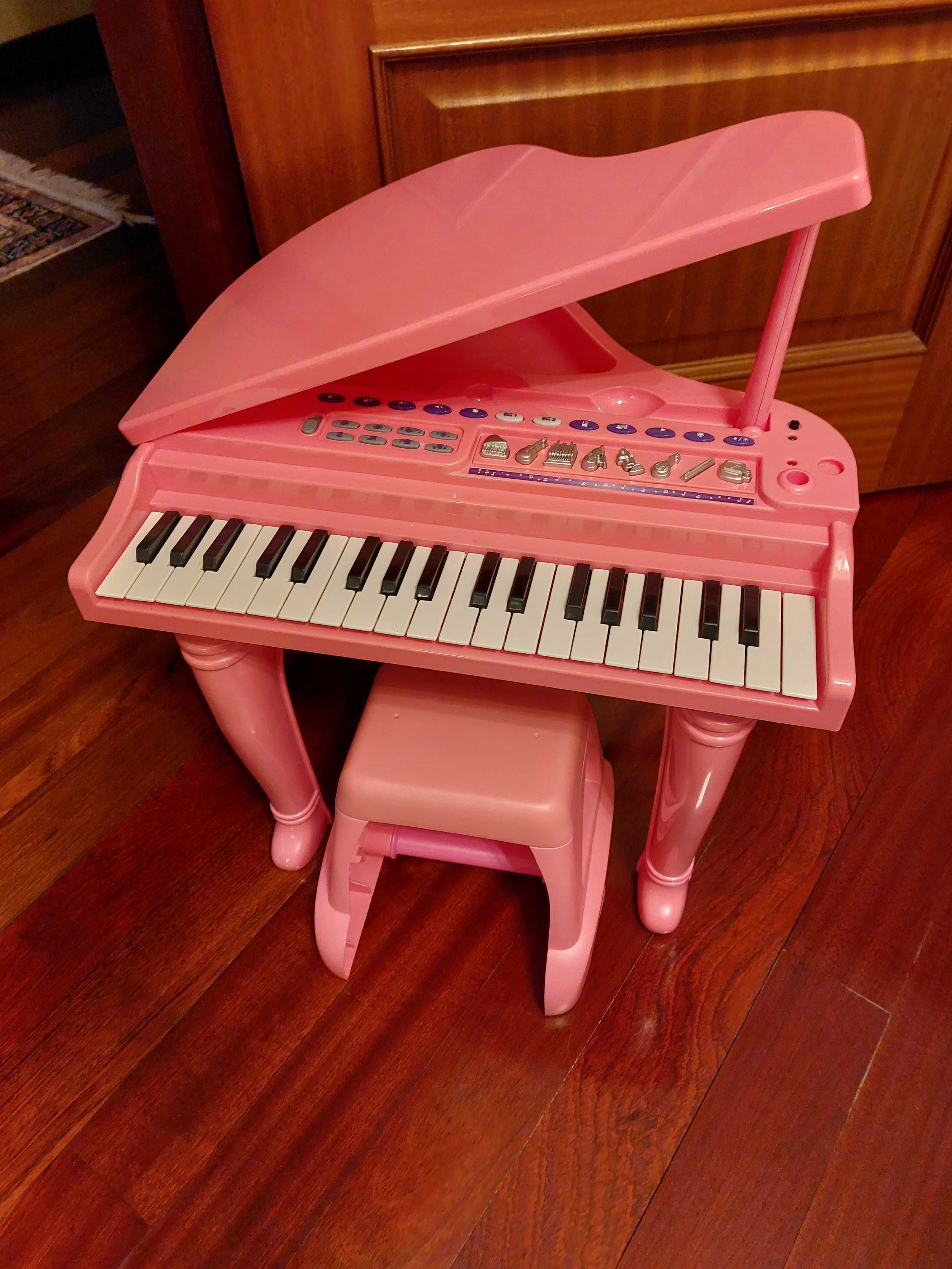 Piano brinquedo da marca BRUIN