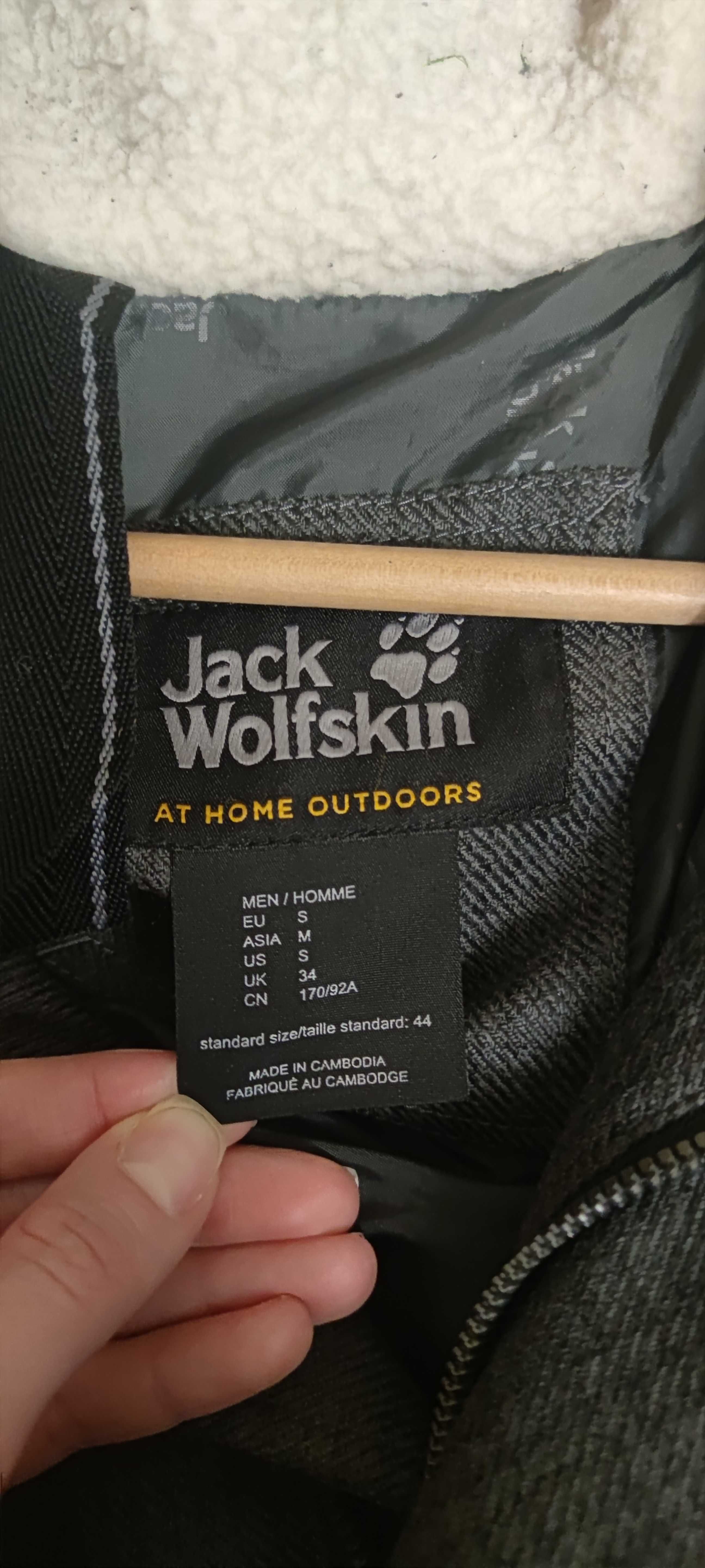 Пухова чоловіча куртка Jack Wolfskin розмір 44 S