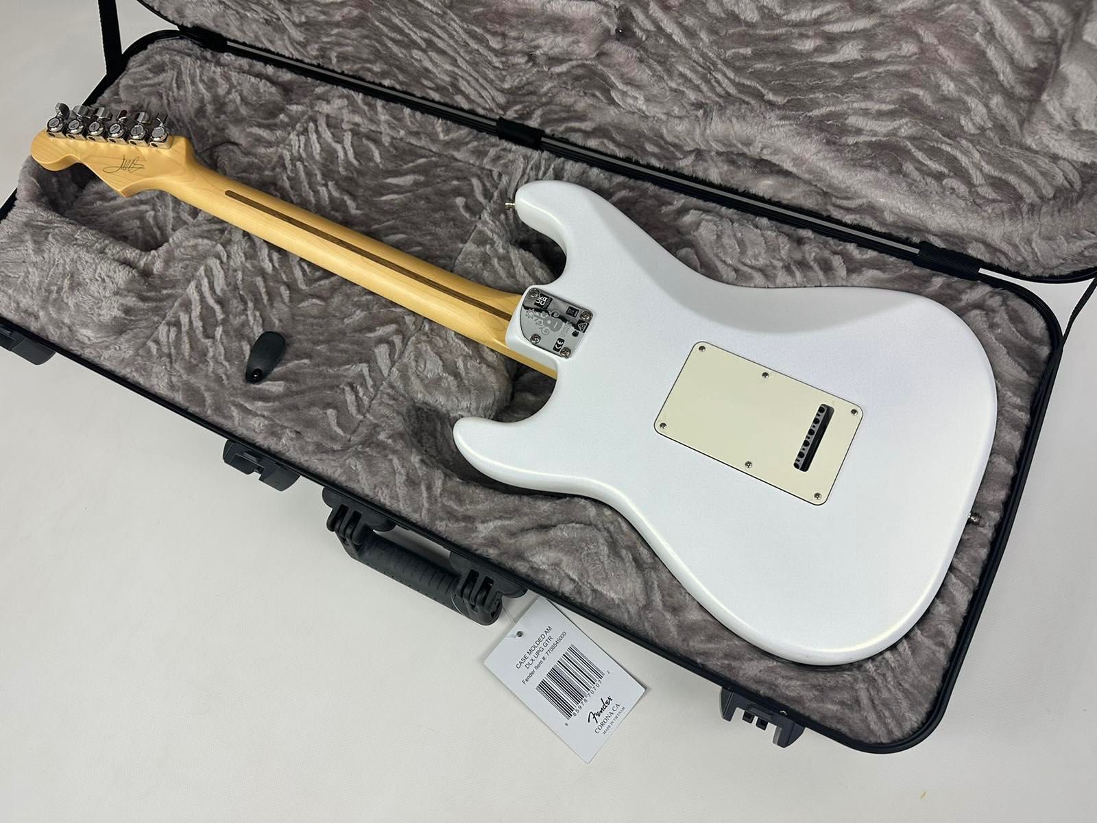 Fender American Stratocaster Juanes Ultra  (NEW,HSS, 2000$)
