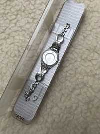 Srebrny zegarek Swatch Swiss cyrkonie, elegancki vintage