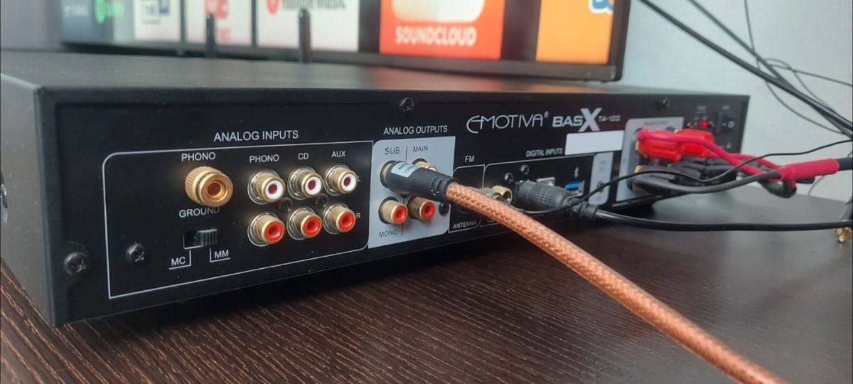 Emotiva BasX TA-100 Wzmacniacz zintegrowany