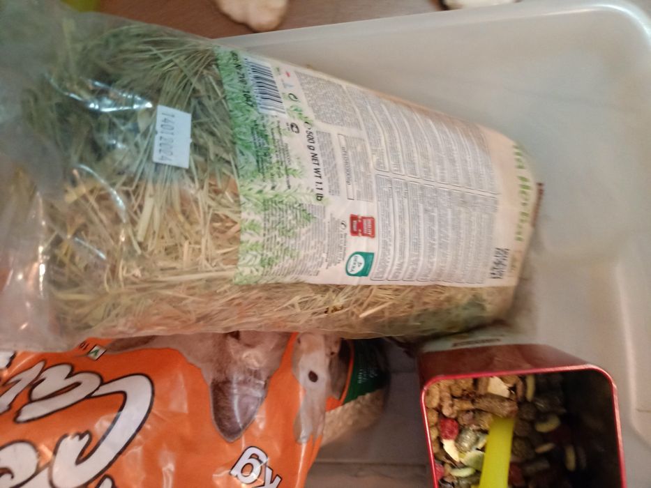 Karma wieloskładnikowa dla królika podkład i sianko