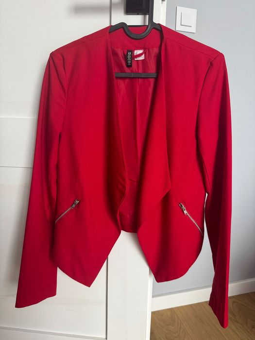 Czerwona damska marynarka