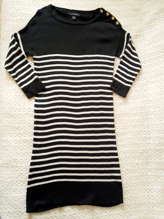 Сукня у чорно- білу смужку від бренду Atmosphere