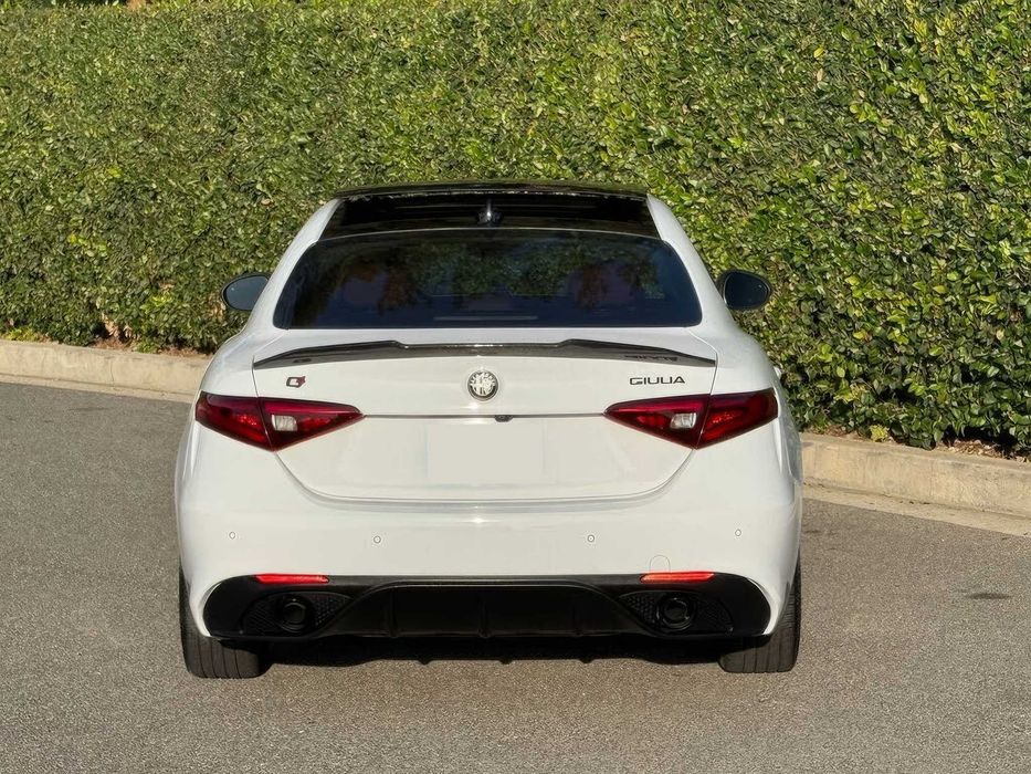 Alfa Romeo Giulia      2019