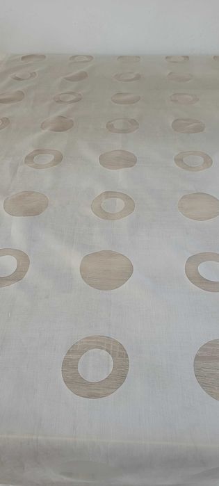 obrus Ikea biały w kółeczka